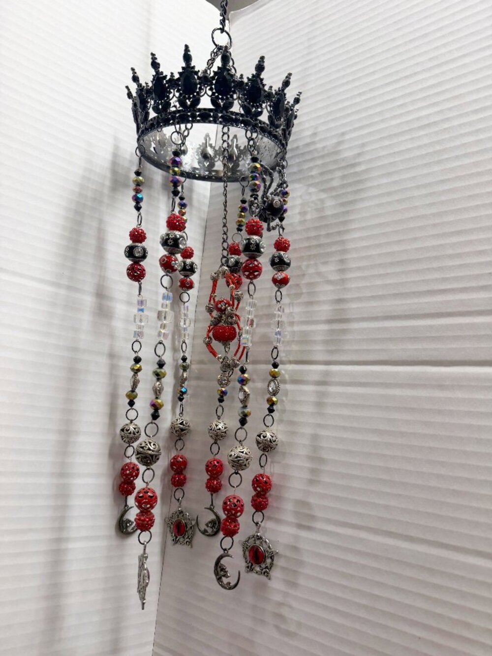 Gothic Spider Crown Hanging Decor – Handmade Red and Black Beaded Mobile